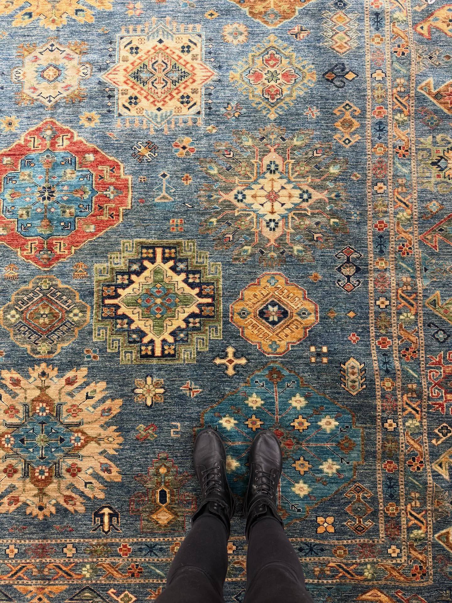 New rugs on the floor 🫶🏼✨
Which one is your favorite?
#flooring #floordesign #floordecor #floorart #ruglove #handknottedrugs #wool #coeflow